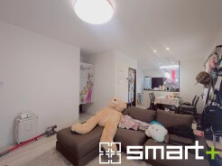 ~ナチュラルな色彩のLDK~
・自然な風合いの色味で纏められたLDKは家具のコーディネートもしやすくなっております。
・どんなインテリアにするか、考えるだけでも楽しくなりますね。