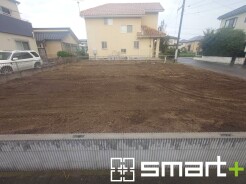 ~ベタ基礎でしっかりとした土台~
・コンクリートの中に鉄筋を配し強度を高めた「ベタ基礎」を採用。
・しっかりとした土台を造ったうえで、その上に建物が築造されていきます。